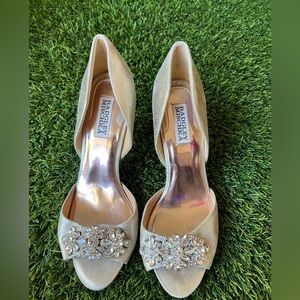Badgley Mischka Pump